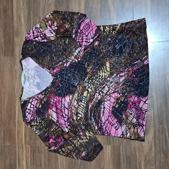 Peter Nygard | Womans petite colorful mid sleeved top - Picture 8 of 9